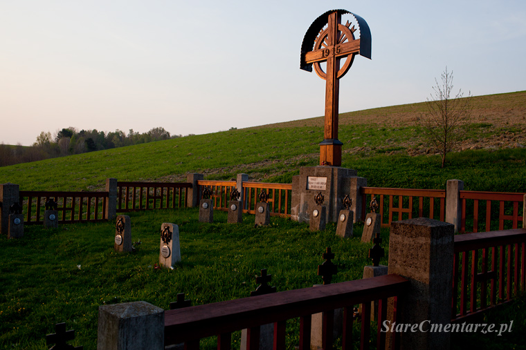 Błażkowa cmentarz wojenny